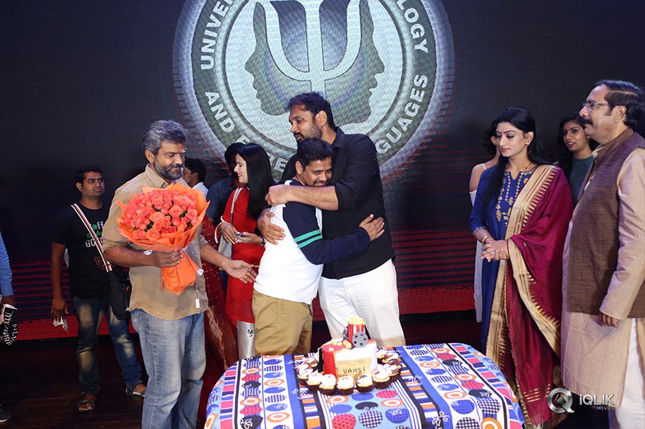 Vakkantham-Vamsi-Birthday-on-Naa-Peru-Surya-Sets